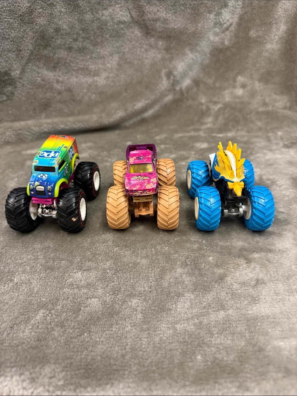 Lot of 3 Hot Wheels Monster Trucks Motosaurus, Hot Wheels, & PPG G - Picture 3 of 8